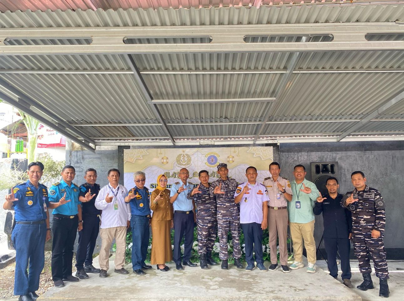 Halal Bi Halal lebaran tahun 2025 Posal Baubau bersama unsur maritim di wilayah Kota Baubau yang di gelar di rumah dinas Jabatan Danposal Baubau